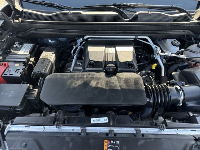 GMC Canyon Vehicle Full-screen Gallery Image 33