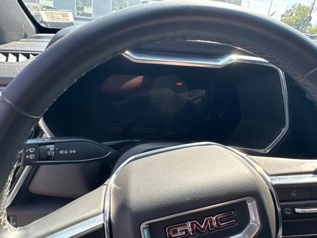 GMC Canyon Vehicle Full-screen Gallery Image 14