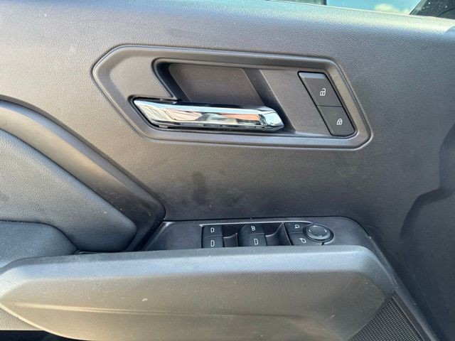 GMC Canyon Vehicle Full-screen Gallery Image 20