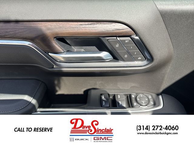 GMC Sierra 1500 Vehicle Full-screen Gallery Image 13