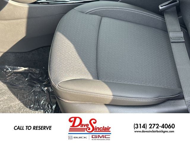 Buick Encore GX Vehicle Full-screen Gallery Image 12
