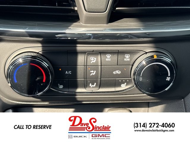 Buick Encore GX Vehicle Full-screen Gallery Image 18