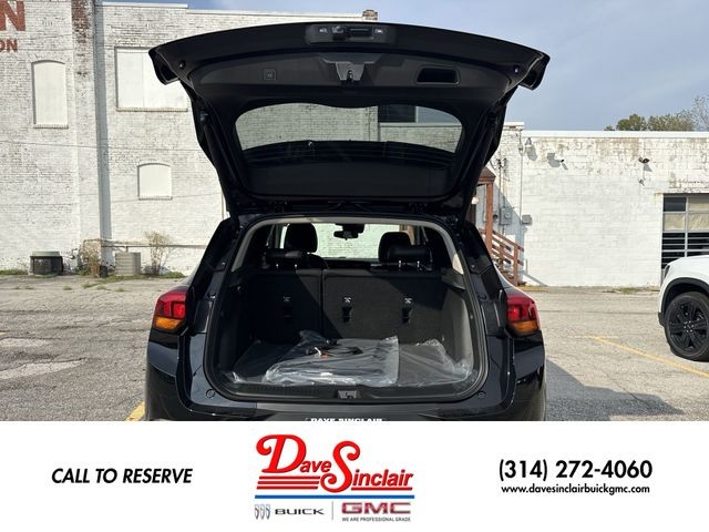 Buick Encore GX Vehicle Full-screen Gallery Image 22