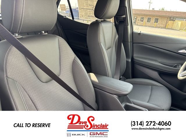 Buick Encore GX Vehicle Full-screen Gallery Image 23
