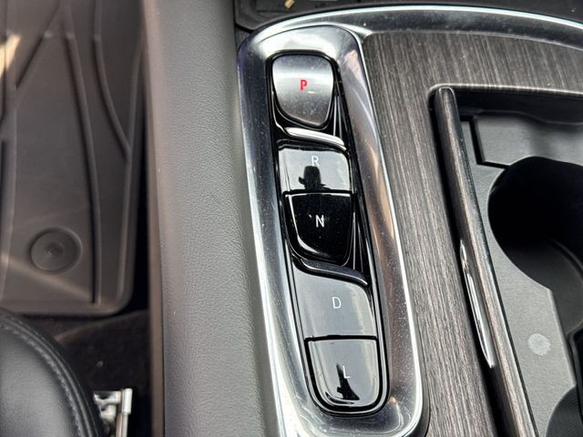 Buick Enclave Vehicle Full-screen Gallery Image 20