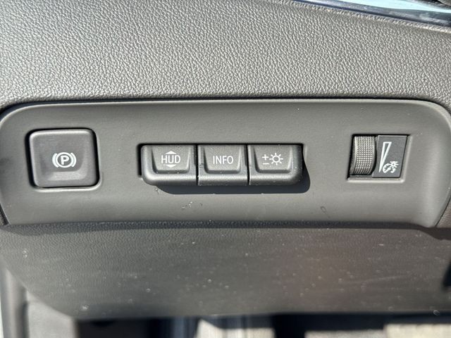 Buick Enclave Vehicle Full-screen Gallery Image 22