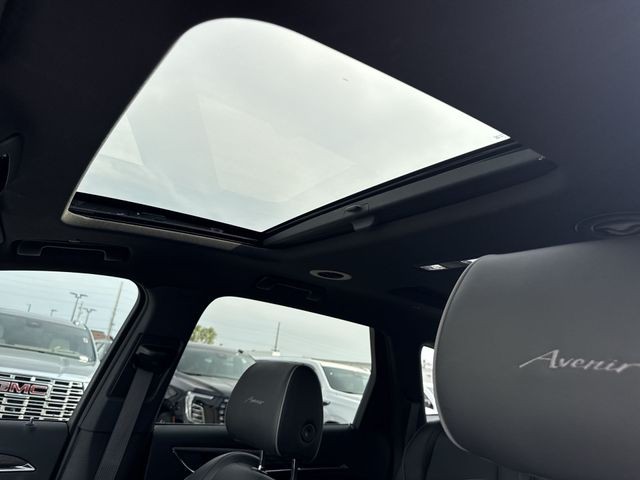 Buick Enclave Vehicle Full-screen Gallery Image 23
