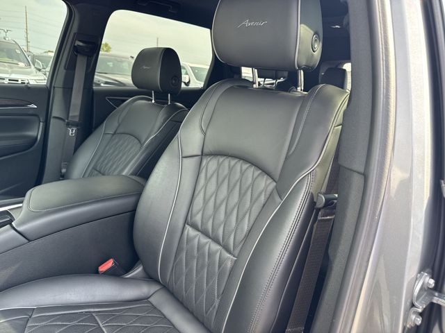 Buick Enclave Vehicle Full-screen Gallery Image 24