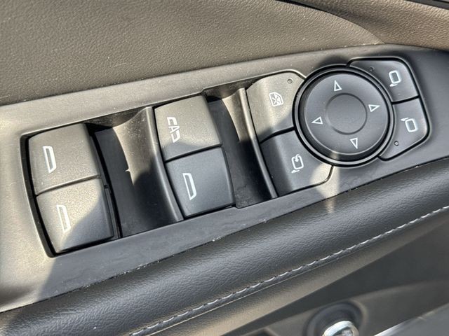 Buick Enclave Vehicle Full-screen Gallery Image 28