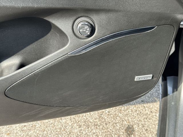 Buick Enclave Vehicle Full-screen Gallery Image 29