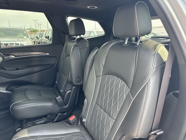 Buick Enclave Vehicle Full-screen Gallery Image 30