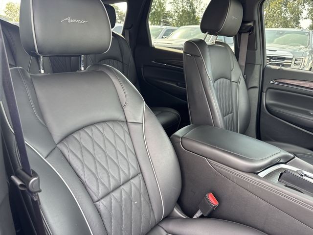Buick Enclave Vehicle Full-screen Gallery Image 33