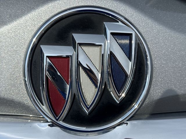Buick Enclave Vehicle Full-screen Gallery Image 36