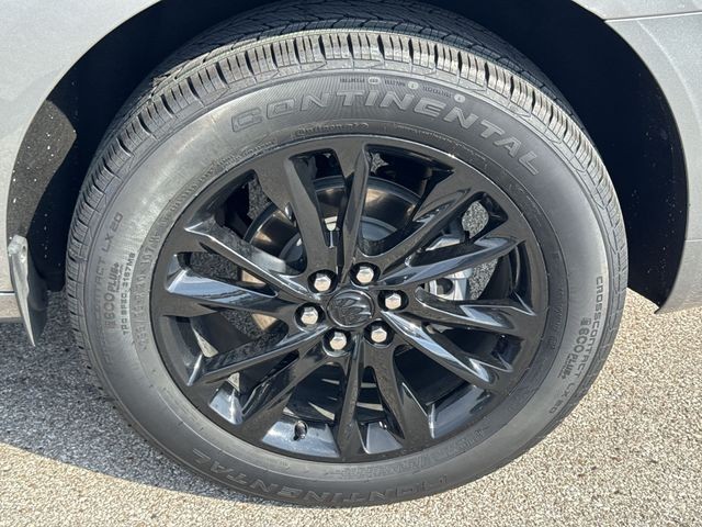 Buick Enclave Vehicle Full-screen Gallery Image 38