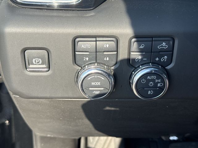 GMC Sierra 1500 Vehicle Full-screen Gallery Image 22