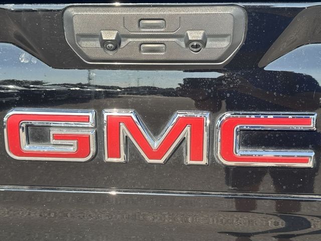 GMC Sierra 1500 Vehicle Full-screen Gallery Image 36