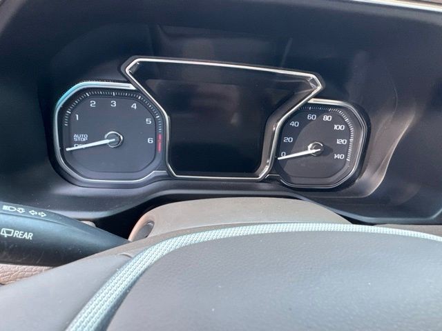 GMC Yukon XL Vehicle Full-screen Gallery Image 19
