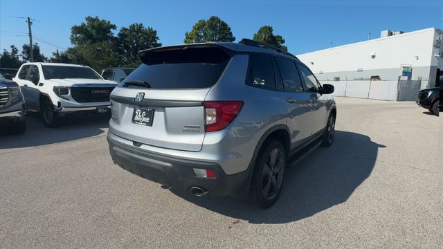 Honda Passport Vehicle Full-screen Gallery Image 11