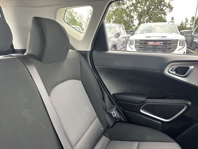 Kia Soul Vehicle Full-screen Gallery Image 18