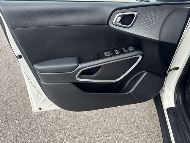 Kia Soul Vehicle Full-screen Gallery Image 31