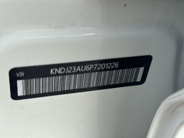 Kia Soul Vehicle Full-screen Gallery Image 42