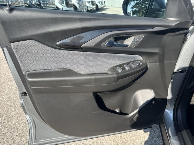 Chevrolet TrailBlazer Vehicle Full-screen Gallery Image 24