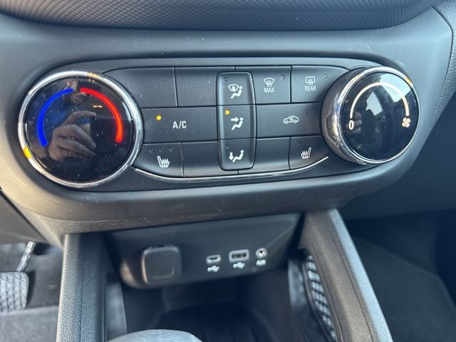 Chevrolet TrailBlazer Vehicle Full-screen Gallery Image 36