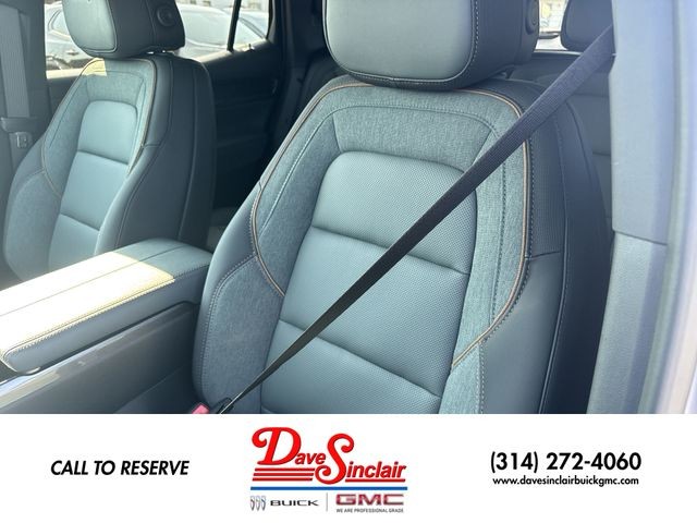 GMC Terrain Vehicle Full-screen Gallery Image 11