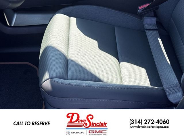 GMC Terrain Vehicle Full-screen Gallery Image 12