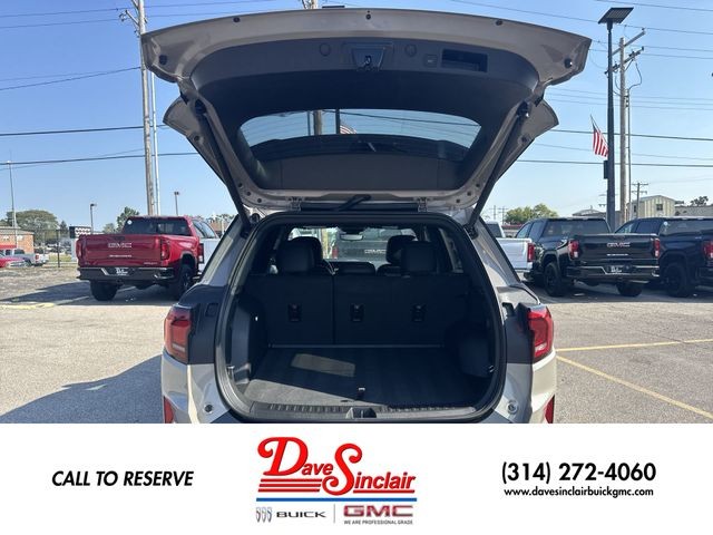 GMC Terrain Vehicle Full-screen Gallery Image 24