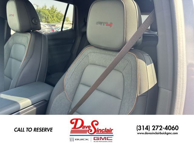 GMC Terrain Vehicle Full-screen Gallery Image 11