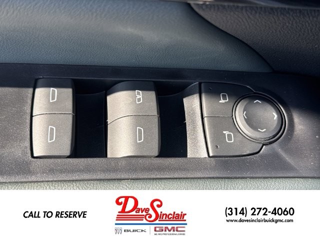 GMC Terrain Vehicle Full-screen Gallery Image 13