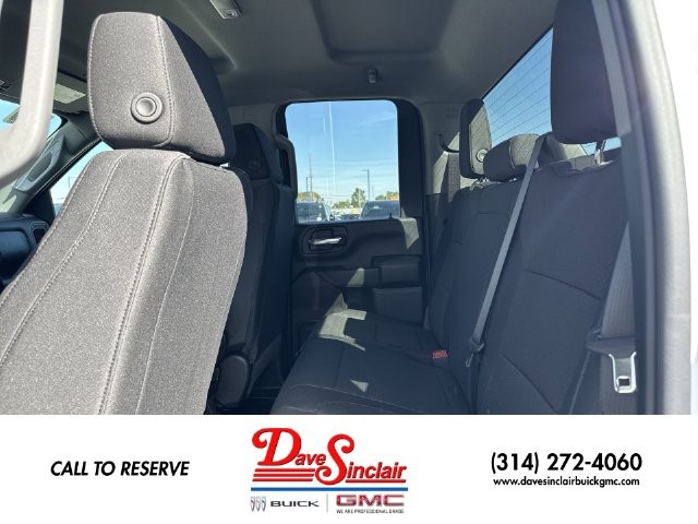 GMC Sierra 3500HD Vehicle Full-screen Gallery Image 21