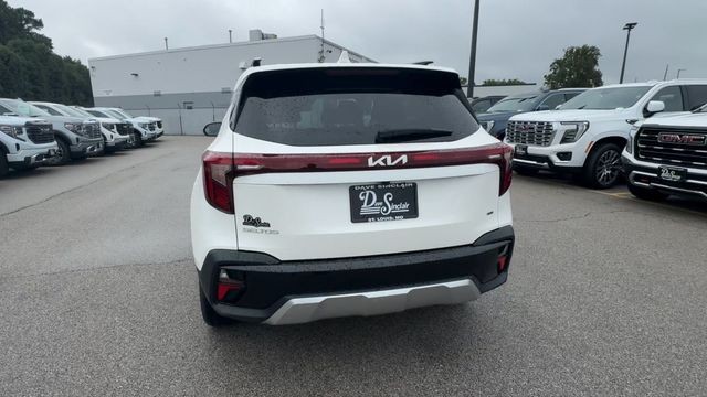 Kia Seltos Vehicle Full-screen Gallery Image 10
