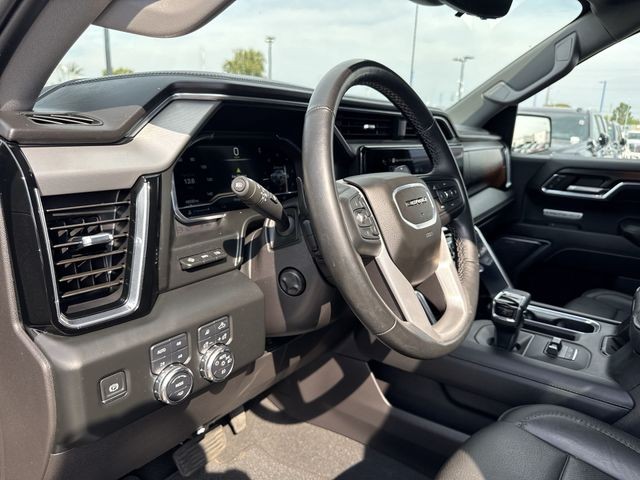 GMC Sierra 1500 Vehicle Full-screen Gallery Image 13