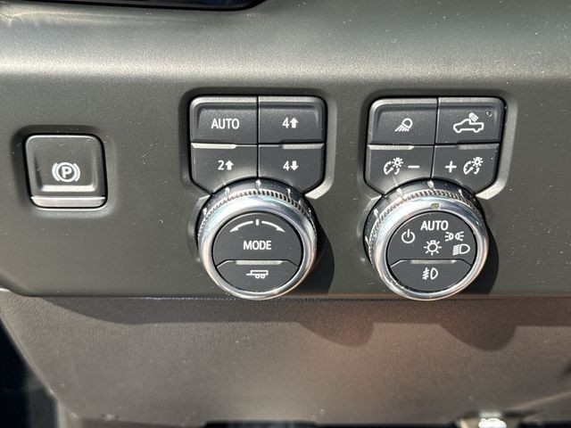 GMC Sierra 1500 Vehicle Full-screen Gallery Image 22
