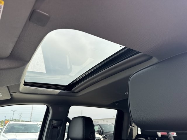 GMC Sierra 1500 Vehicle Full-screen Gallery Image 23