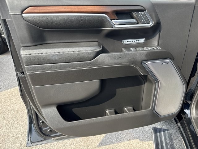 GMC Sierra 1500 Vehicle Full-screen Gallery Image 27
