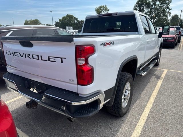 Chevrolet Silverado 2500HD Vehicle Full-screen Gallery Image 14