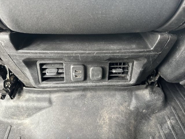 Chevrolet Silverado 2500HD Vehicle Full-screen Gallery Image 24