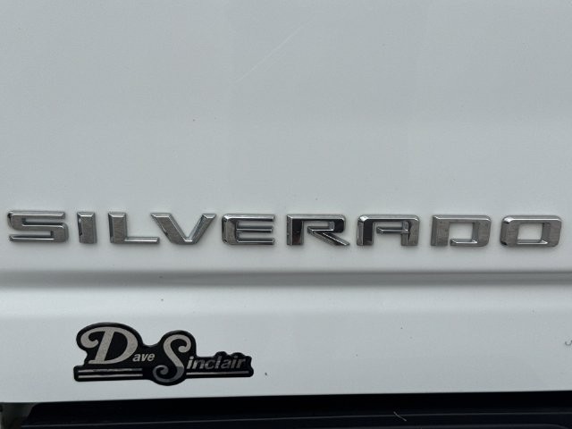 Chevrolet Silverado 2500HD Vehicle Full-screen Gallery Image 34