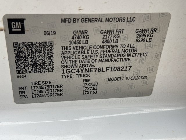 Chevrolet Silverado 2500HD Vehicle Full-screen Gallery Image 36