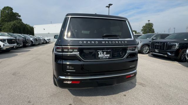Jeep Grand Wagoneer Vehicle Full-screen Gallery Image 10