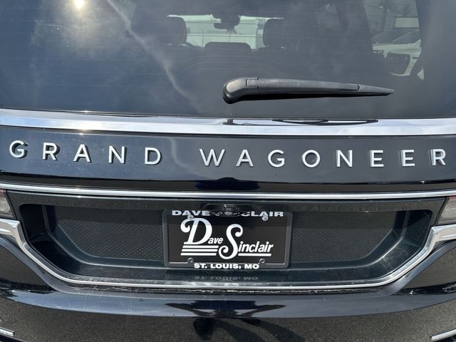 Jeep Grand Wagoneer Vehicle Full-screen Gallery Image 36