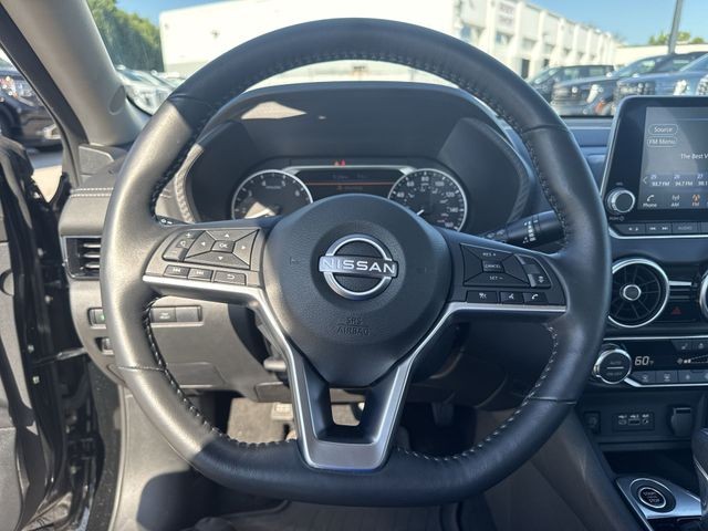 Nissan Sentra Vehicle Full-screen Gallery Image 14