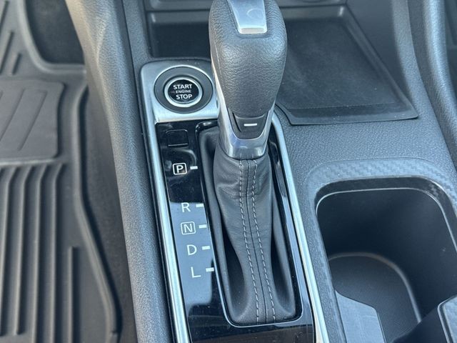 Nissan Sentra Vehicle Full-screen Gallery Image 19