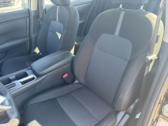 Nissan Sentra Vehicle Full-screen Gallery Image 22