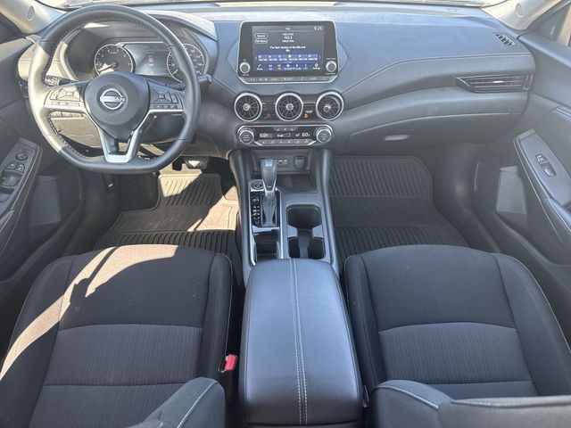 Nissan Sentra Vehicle Full-screen Gallery Image 23