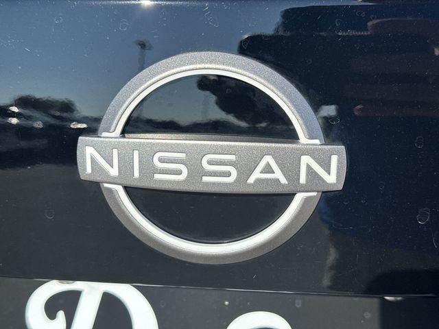 Nissan Sentra Vehicle Full-screen Gallery Image 33