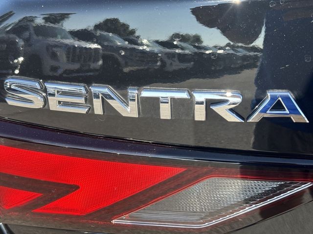 Nissan Sentra Vehicle Full-screen Gallery Image 34